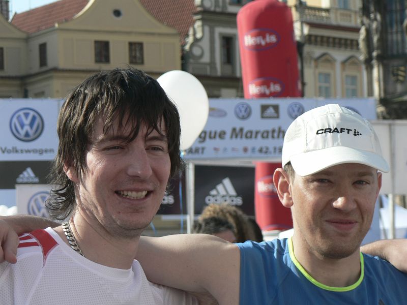 Maraton09 023.jpg - Úsměvy do kamer.